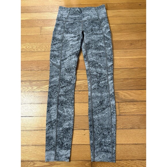 Lululemon Size 4 Fast & Free 7/8 Tight II Nulux 25" Area Ice Grey - Picture 2 of 5